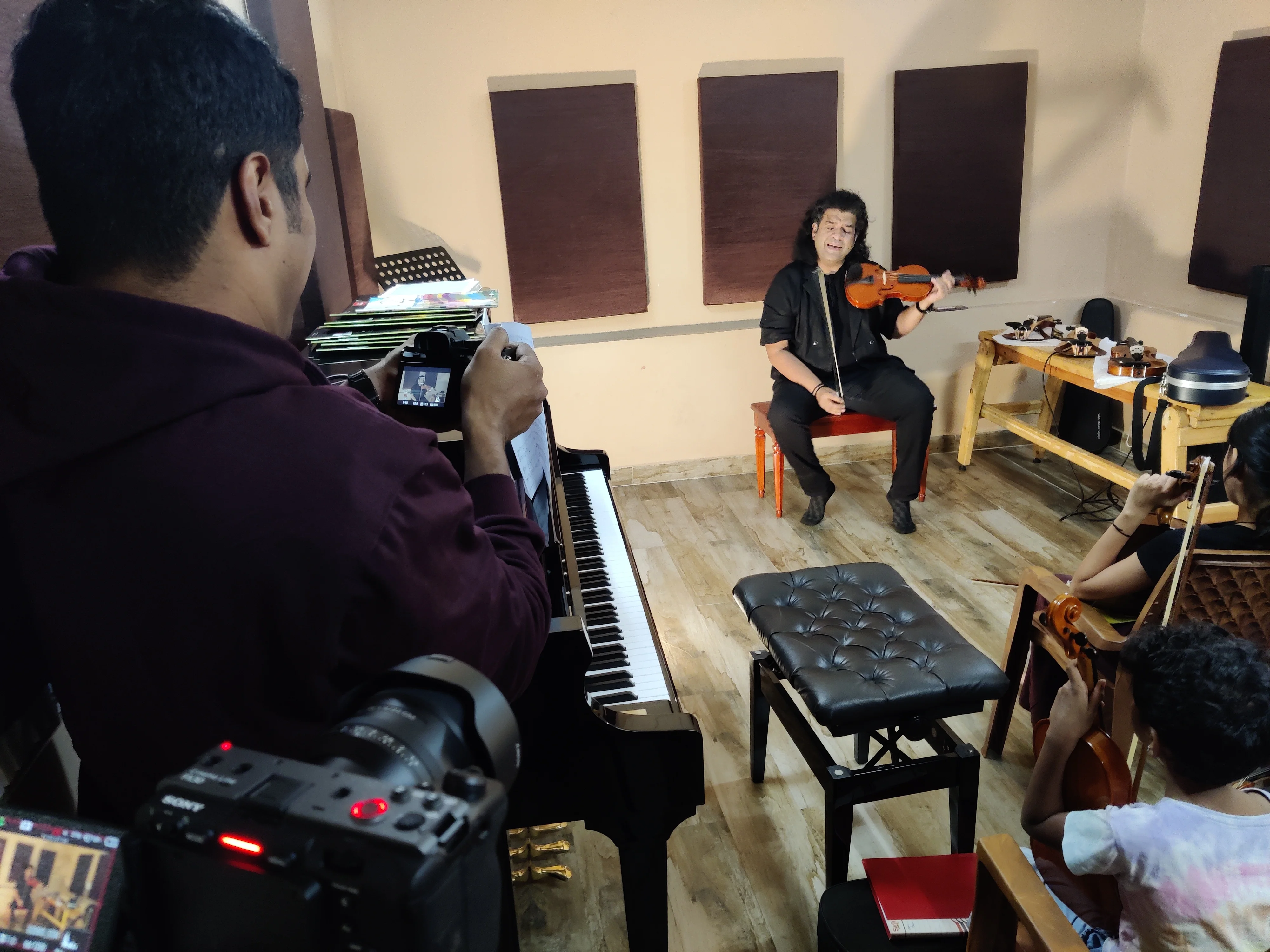 Guest violinist Anubrato Ghatak demonstrating at FSG studio — masterclass for string students